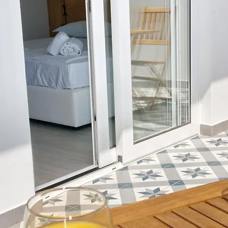 Topcity & Hostal Lagos