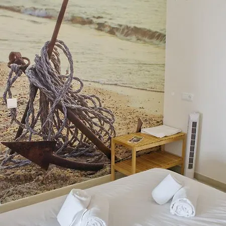 Hostal Topcity &