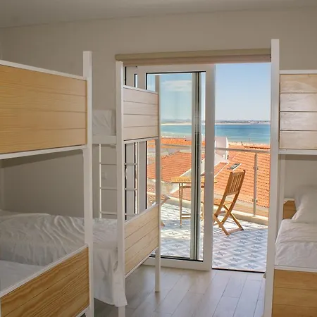 Hostal Topcity & *
